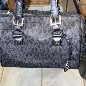 Micheal Kors satchel purse